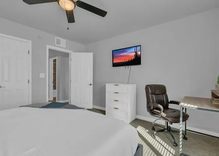 Apartment Sam Hughes Escape-walk To U Of A