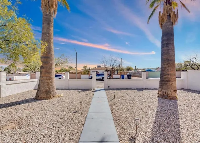Sam Hughes Escape-walk To U Of A